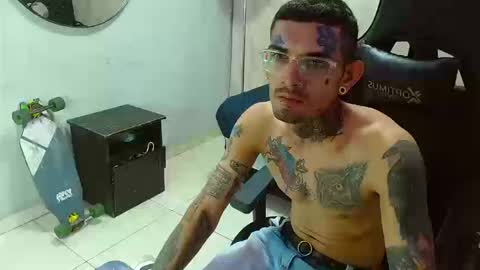 Snapshot of boy_tatto777 chatting on September 24, 2025, 2:42 pm boy_tatto777 online show from September 24, 2025, 2:42 pm