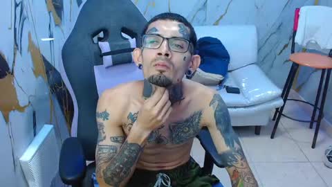 Snapshot of boy_tatto777 chatting on May 15, 2026, 1:29 pm boy_tatto777 online show from May 15, 2026, 1:29 pm