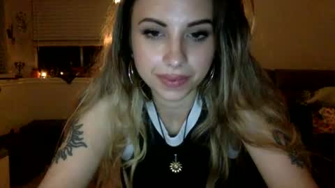 Mimi Noire online show from June 19, 2026, 4:39 am