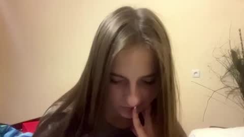 Ciri online show from July 13, 2026, 5:27 pm