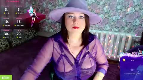 Julia online show from June 20, 2026, 8:55 pm