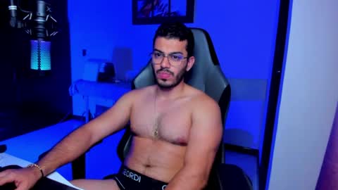 Snapshot of bruno_diaz31 chatting on July 4, 2026, 4:07 am Bruno online show from July 4, 2026, 4:07 am