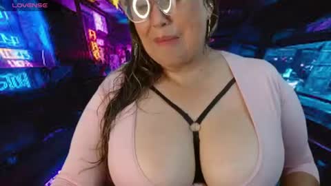 bunniosito online show from June 18, 2026, 8:46 pm