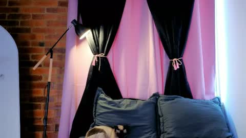 Lia Butterfly  online show from July 21, 2026, 7:16 pm
