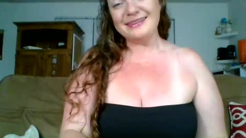 Snapshot of caitieluvs chatting on July 21, 2026, 2:47 am caitieluvs online show from July 21, 2026, 2:47 am