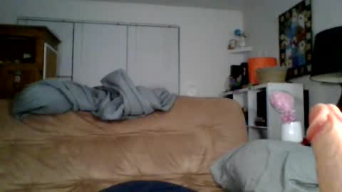 Snapshot of caitieluvs chatting on August 3, 2026, 2:43 am caitieluvs online show from August 3, 2026, 2:43 am