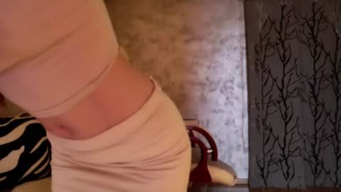 Snapshot of caliente_emperatriz chatting on July 10, 2026, 11:35 am EMPERATRIZ online show from July 10, 2026, 11:35 am