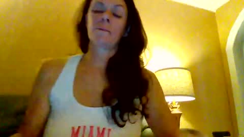 Calli online show from August 6, 2026, 1:40 am