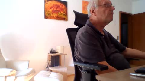 camcologne online show from July 25, 2026, 3:42 pm