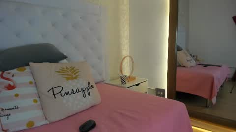 Snapshot of candy_eyes_ chatting on July 25, 2026, 2:53 am candy eyes online show from July 25, 2026, 2:53 am