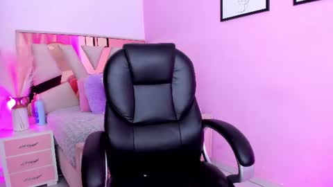 Snapshot of candyvioletta_ chatting on August 1, 2026, 11:53 am Violetta online show from August 1, 2026, 11:53 am