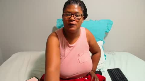 Snapshot of candyyumsaerolaxx chatting on June 21, 2026, 7:00 am candyyumsaerolaxx online show from June 21, 2026, 7:00 am