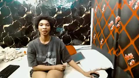 caramelminxx_ online show from July 12, 2026, 7:32 am