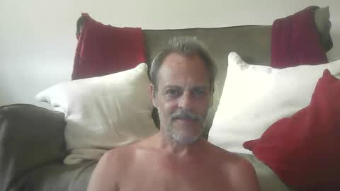 Snapshot of carlo76mx chatting on October 20, 2025, 11:16 pm carlo online show from October 20, 2025, 11:16 pm