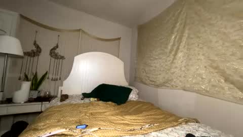 Carmen Savage online show from July 26, 2026, 6:32 am