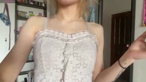 Elina online show from July 19, 2026, 7:23 am