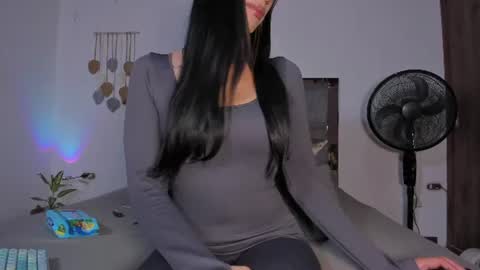 CAROLINE online show from August 3, 2026, 3:27 am