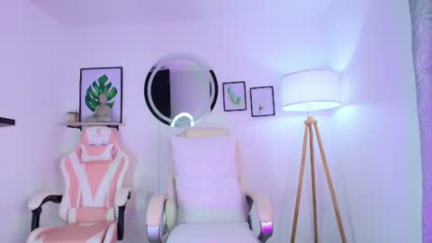 carolyne_sweet online show from June 25, 2026, 5:12 am