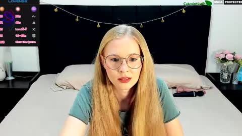 CatmintLush online show from April 19, 2026, 11:29 pm