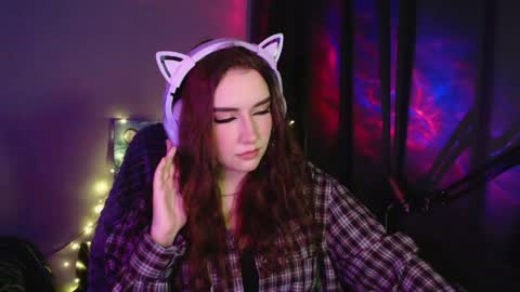 celia_sensual_ online show from May 3, 2026, 8:37 pm