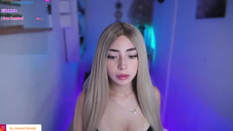 channel_blonde_a online show from June 4, 2026, 5:52 pm