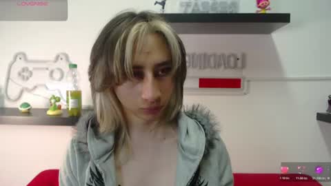 charlothe_dumont online show from July 22, 2026, 6:43 pm