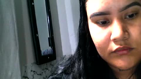charlottequeen_21 online show from July 14, 2026, 5:18 pm