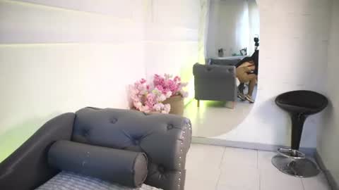 Lauren Rus online show from June 23, 2026, 12:36 pm