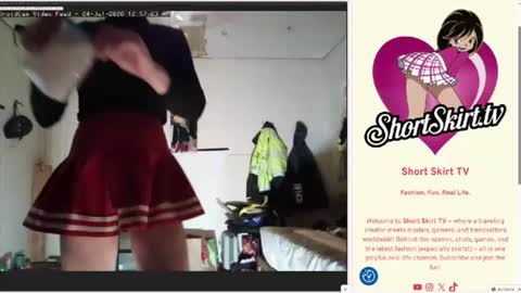 cheerleader_crossdresser online show from July 24, 2026, 8:01 am