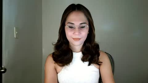 chelly4u69 online show from June 13, 2026, 1:36 am