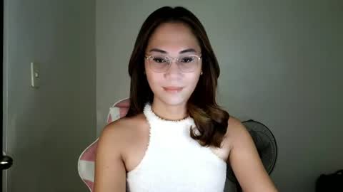 chelly4u69 online show from June 15, 2026, 1:52 am