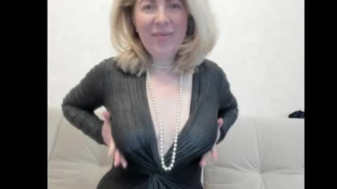 Snapshot of chicafortuna chatting on May 18, 2026, 3:02 am NBFG online show from May 18, 2026, 3:02 am