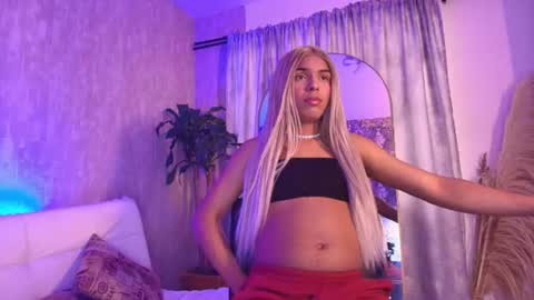 Snapshot of chloe_bronze chatting on June 10, 2026, 7:13 pm Chloe online show from June 10, 2026, 7:13 pm