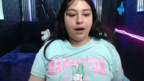 chloe_smith5 online show from June 13, 2026, 1:31 pm