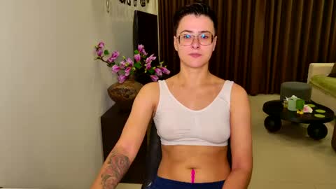 Eva and Sandra online show from June 28, 2026, 3:07 pm