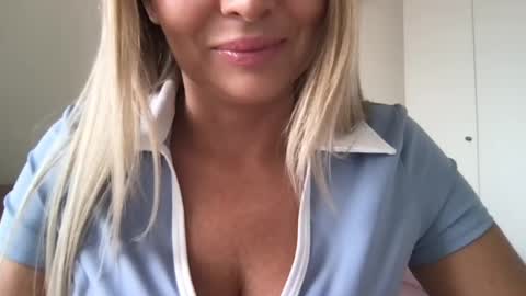 Chloe online show from July 23, 2026, 2:04 pm