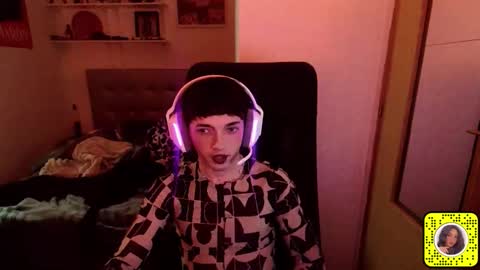 chloevenommm online show from May 4, 2026, 3:57 am