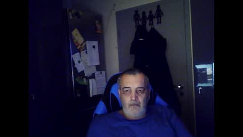 Snapshot of chris250268 chatting on June 14, 2026, 2:20 am Chris online show from June 14, 2026, 2:20 am