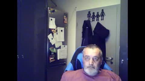 Snapshot of chris250268 chatting on July 12, 2026, 1:07 am Chris online show from July 12, 2026, 1:07 am
