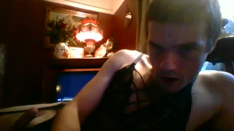 chrischrissy online show from December 18, 2024, 8:42 am
