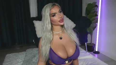 Chrystal online show from June 29, 2026, 7:36 pm