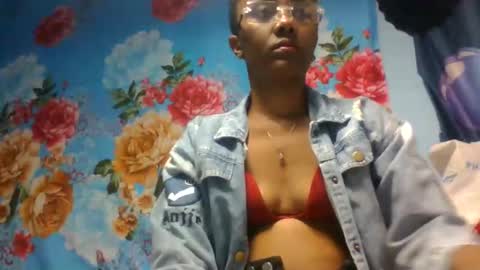 ciciazzhh online show from June 4, 2026, 11:27 am