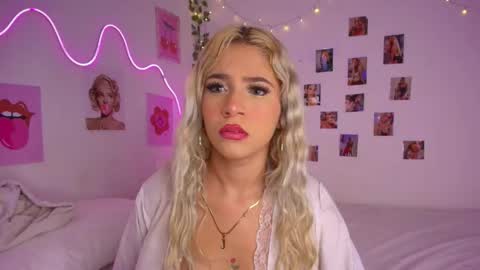 Snapshot of cinniaa_ chatting on June 6, 2026, 5:39 pm cinniaa online show from June 6, 2026, 5:39 pm
