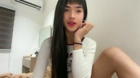 claire_siroksi online show from July 27, 2026, 11:06 am