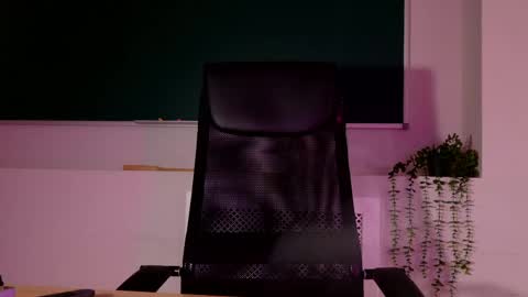 Snapshot of clairemathis chatting on May 28, 2026, 2:47 pm Claire online show from May 28, 2026, 2:47 pm