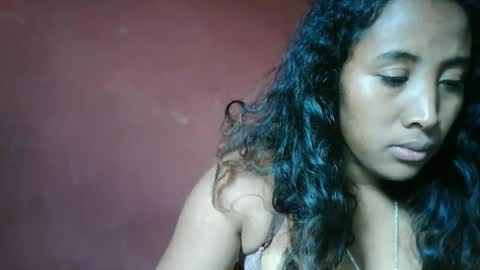 Clarah0123 online show from May 19, 2026, 9:48 am