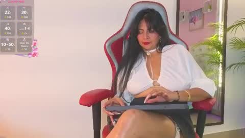 clariss_brown online show from June 17, 2026, 7:59 pm