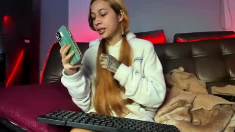 cleo y maikol online show from June 14, 2026, 3:19 am