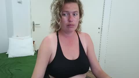 Snapshot of clittytastic chatting on June 21, 2026, 3:25 pm Syl online show from June 21, 2026, 3:25 pm