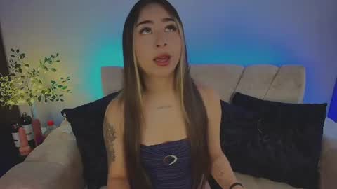 cloe_martinezz_ online show from July 27, 2026, 5:31 pm